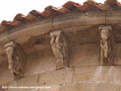CANECILLOS DE JUGLARES Y CONTORSIONISTA